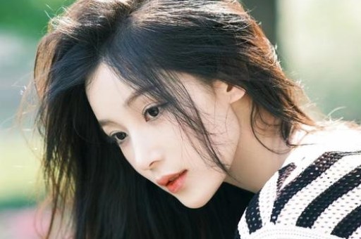 韩红口碑崩塌黑历史被扒官媒出手锐评句句说到打工人心坎里 韩红口碑崩塌黑历史被扒官媒出手锐评句句说到打工人心坎里